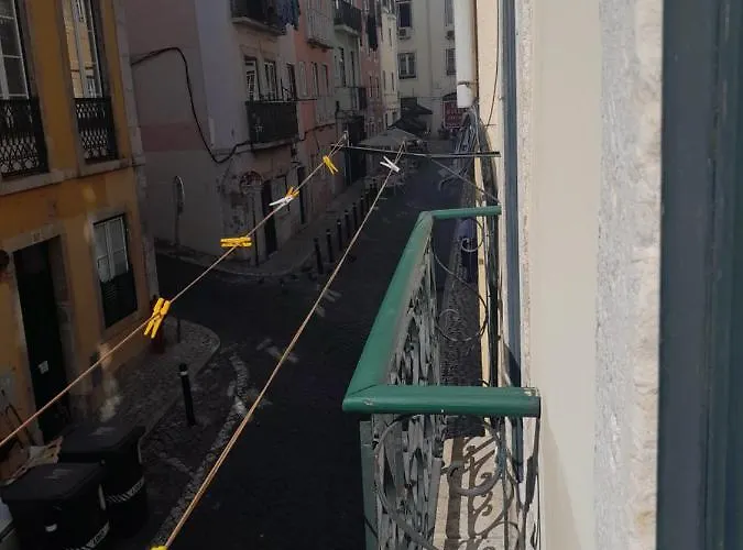 Chiado / Carmo Small Artist Lodge